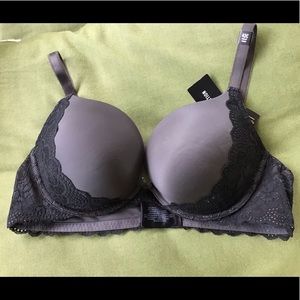 New with tags- Torrid bra size 42C